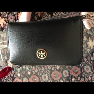 black tory burch wristlet